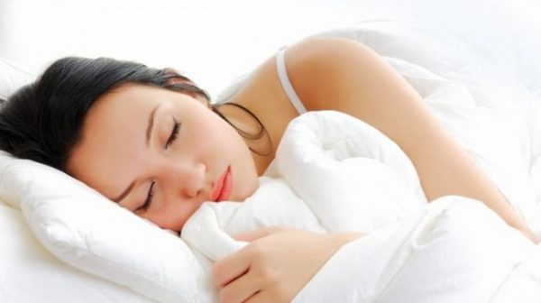 Chăm sóc da ngày tết với thói quen ngủ đủ giấc